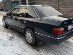 Сүрөт унаа Mercedes-Benz W124