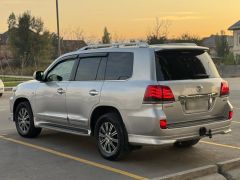 Photo of the vehicle Toyota Land Cruiser