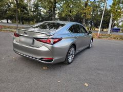 Photo of the vehicle Lexus ES