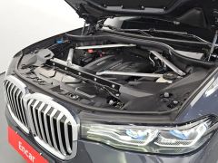 Photo of the vehicle BMW X7