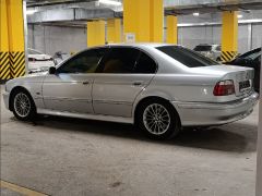 Photo of the vehicle BMW 5 Series