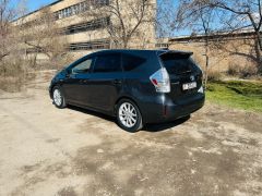 Фото авто Toyota Prius v (+)