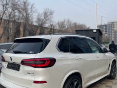 Photo of the vehicle BMW X5