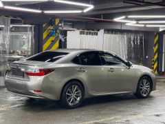 Photo of the vehicle Lexus ES