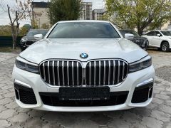 Photo of the vehicle BMW 7 Series