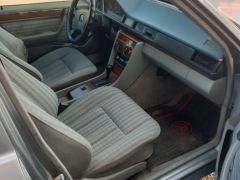 Photo of the vehicle Mercedes-Benz W124