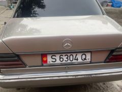 Сүрөт унаа Mercedes-Benz W124