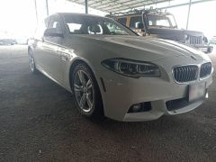 Photo of the vehicle BMW 5 Series