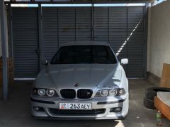 Photo of the vehicle BMW 5 Series