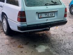 Сүрөт унаа Mercedes-Benz W124