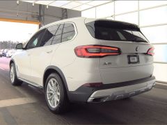 Photo of the vehicle BMW X5