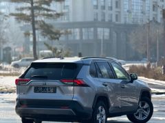 Сүрөт унаа Toyota RAV4