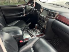 Photo of the vehicle Lexus LX