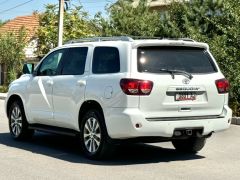 Photo of the vehicle Toyota Sequoia