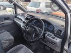 Сүрөт унаа Nissan Serena