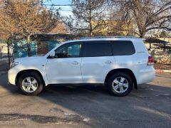 Photo of the vehicle Toyota Land Cruiser