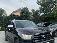 Сүрөт унаа Toyota Sequoia