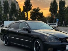 Photo of the vehicle Toyota Crown