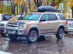 Сүрөт унаа Toyota Sequoia