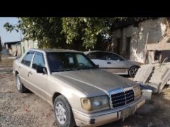 Сүрөт унаа Mercedes-Benz W124