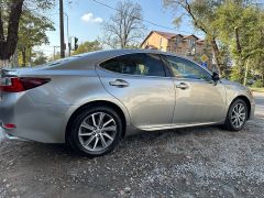 Photo of the vehicle Lexus ES