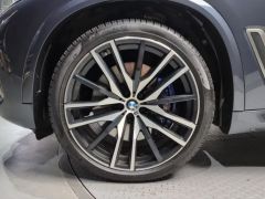 Photo of the vehicle BMW X5