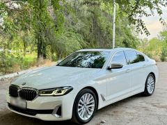 Photo of the vehicle BMW 5 Series