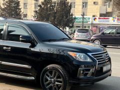 Photo of the vehicle Lexus LX