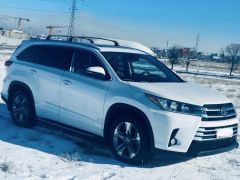 Photo of the vehicle Toyota Highlander