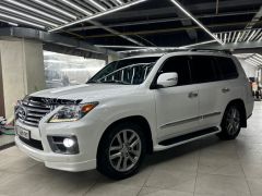 Photo of the vehicle Lexus LX