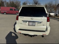 Photo of the vehicle Lexus GX