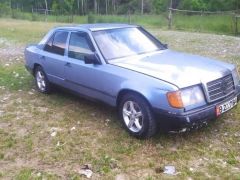 Сүрөт унаа Mercedes-Benz W124