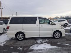 Photo of the vehicle Toyota Alphard