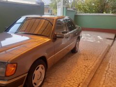 Photo of the vehicle Mercedes-Benz W124