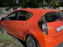 Сүрөт унаа Toyota Prius c