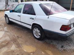 Сүрөт унаа Mercedes-Benz W124