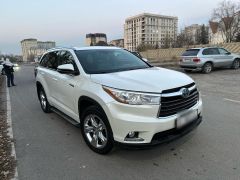 Photo of the vehicle Toyota Highlander