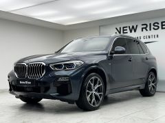 Photo of the vehicle BMW X5