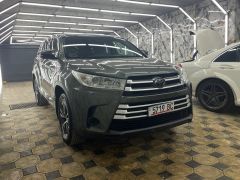 Photo of the vehicle Toyota Highlander