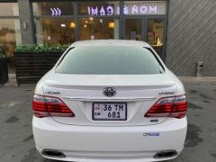 Photo of the vehicle Toyota Crown