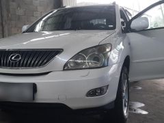 Photo of the vehicle Lexus RX