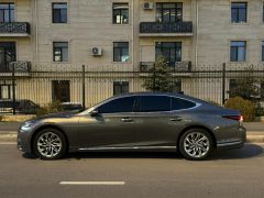 Photo of the vehicle Lexus LS