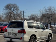 Photo of the vehicle Lexus LX