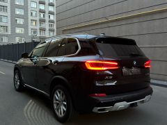 Photo of the vehicle BMW X5