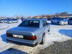 Сүрөт унаа Mercedes-Benz W124