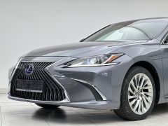 Photo of the vehicle Lexus ES