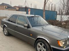 Сүрөт унаа Mercedes-Benz W124