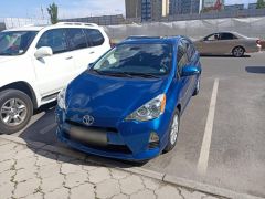 Сүрөт унаа Toyota Prius c