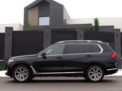 Photo of the vehicle BMW X7