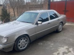 Сүрөт унаа Mercedes-Benz W124